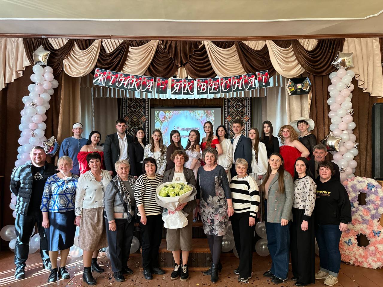 Весна — як жінка. Жінка — як весна!