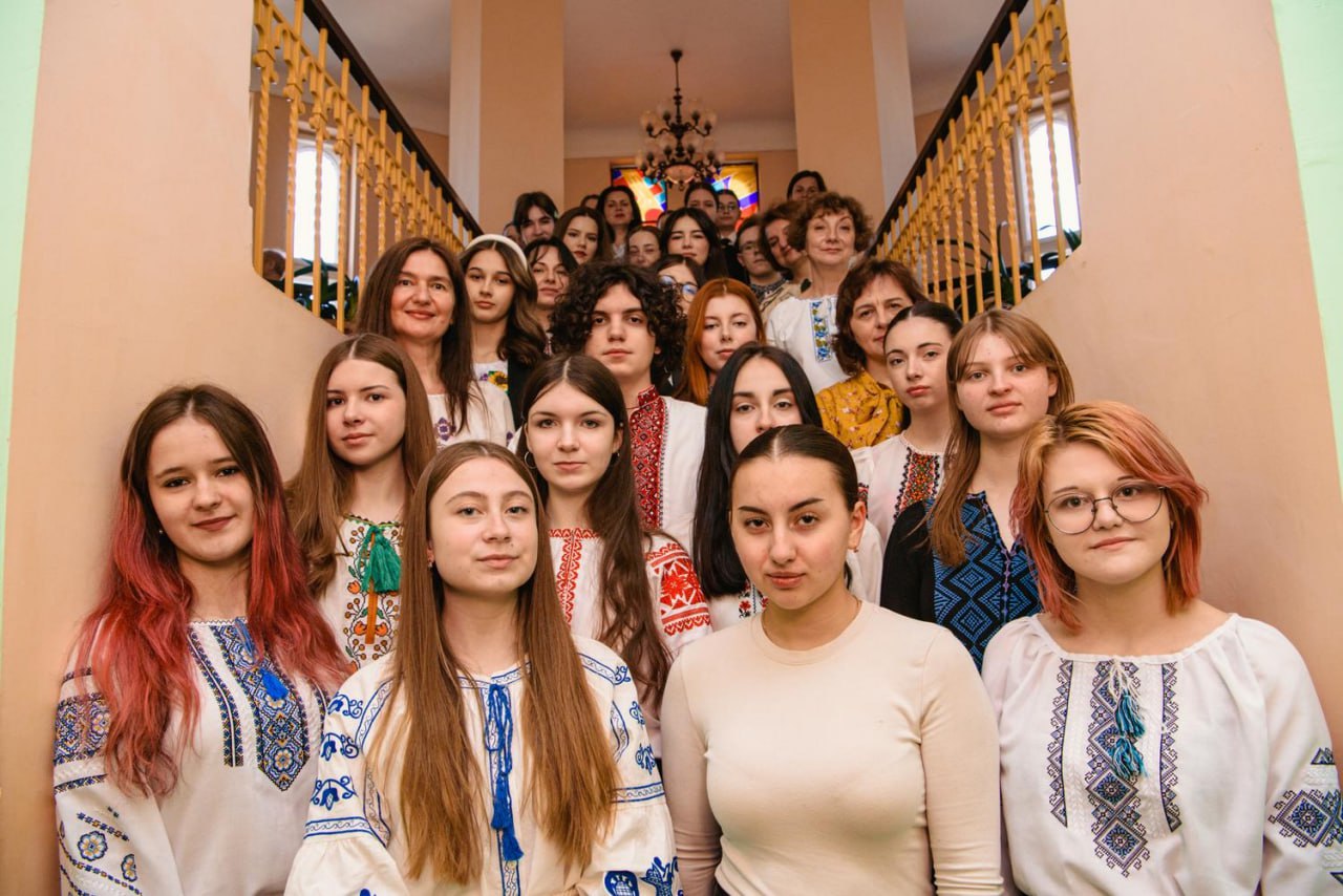 Слово, що тримає націю