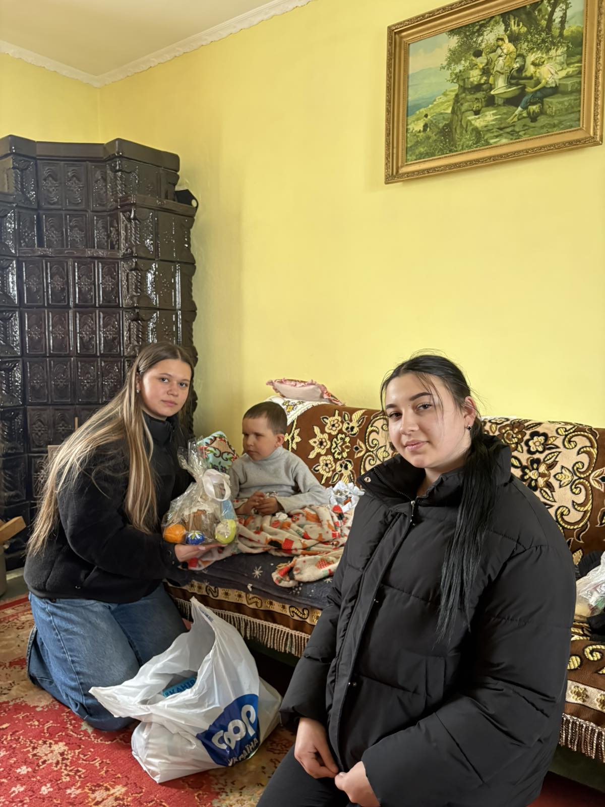 Світло в кожне серце: як студенти подарували дітям великодню казку.